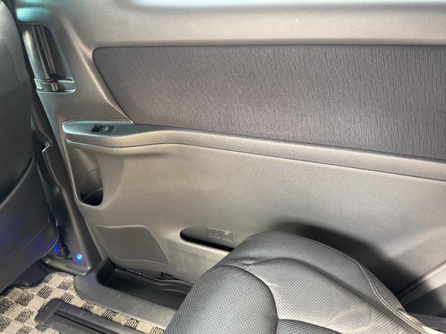 ヴェルファイア ２．４Ｚ　４ＷＤ☆夏冬タイヤ付☆ナビ☆ＴＶ☆後席モニター☆黒革調シートカバー☆両側電動スライドドア☆バックカメラ☆障害物センサー☆盗難防止☆横滑り防止☆ＥＴＣ☆プッシュスタート☆フロントフォグ☆車検整備２年付☆（30枚目）