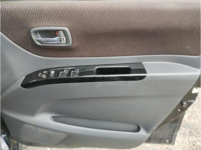 ルークス 　車検２年　ワンセグカーナビ　プッシュスタート　シートヒーター　スマートキー　キーレス　ベンチシート　両側スライド片側電動ドア　ＨＩＤ　フォグランプ　寒冷地仕様　ＡＢＳ　盗難防止装置（10枚目）