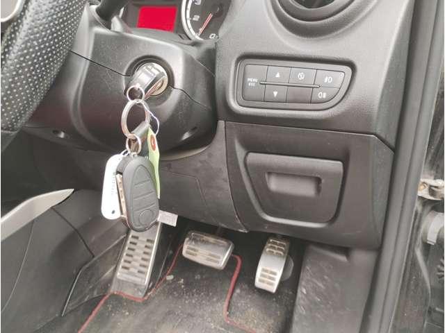 ミト スプリント 車検有り即乗り 2WD ワンセグカーナビ シートヒーター キーレス フォグランプ MTモード付き アイドリングストップ ABS 横滑り防止装置 障害物センサー 盗難防止装置 サイド・カーテンSRS(16枚目)