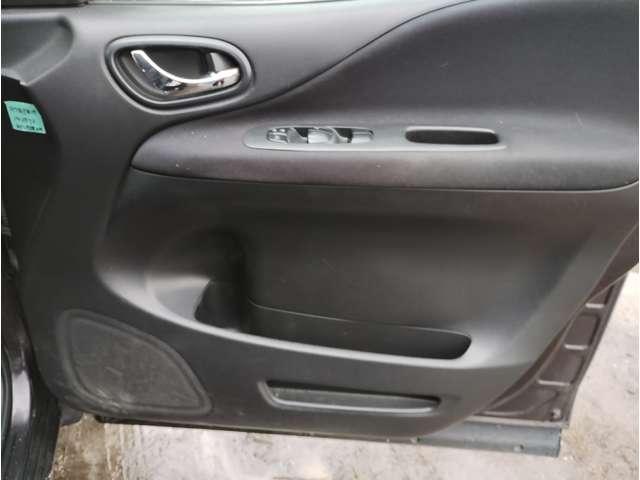 セレナ ハイウェイスター 車検有り ワンセグカーナビ プッシュスタート バックカメラ スマートキー キーレス 3列シート 両側スライドドア アイドリングストップ クルーズコントロール ABS 盗難防止装置 修復歴無し (茶M)(12枚目)