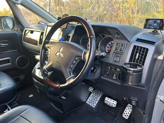 デリカD:5 D パワーパッケージ 4インチリフトアップ MKW16インチアルミ ガナドールマフラー サイドステップ JAOSリアラダー JAOSマッドフラップ ルーフラック クラッツィオシートカバー ドラレコ エンスタ ヒッチメンバー(12枚目)