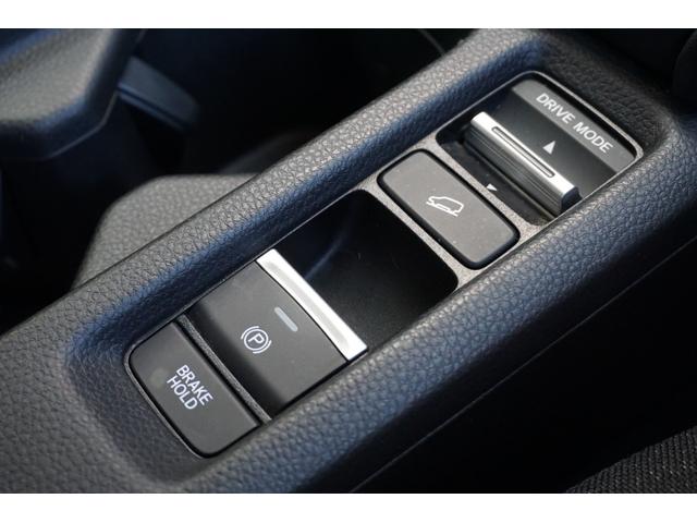 ヴェゼル ｅ：ＨＥＶＸ　当社レンタカーアップ・ＨｏｎｄａＳＥＮＳＩＮＧ・純正ナビ・ＨｏｎｄａＣＯＮＮＥＣＴ対応親水／ヒーテッドドアミラー＋熱線入りフロントウインドウ・両席シートヒーター（16枚目）