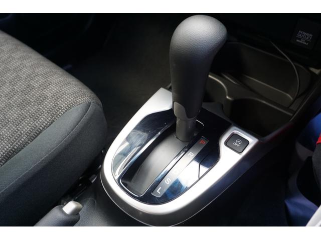 フィット １３Ｇ・Ｆパッケージ　ワンオーナー・純正ナビ（フルセグ）・コンフォートビューパッケージ・電動格納ミラー＋プライバシーガラス・オートリトラミラー・スーパーＵＶカットフロントドアガラス・プラズマクラスター（15枚目）