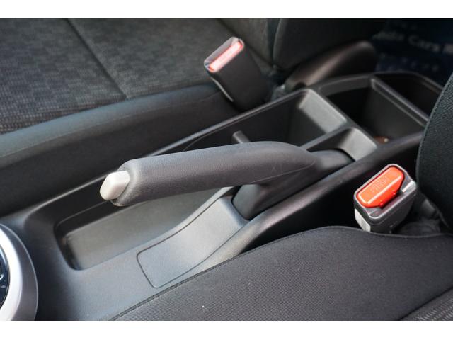 フィット １３Ｇ・Ｆパッケージ　ワンオーナー・純正ナビ（フルセグ）・コンフォートビューパッケージ・電動格納ミラー＋プライバシーガラス・オートリトラミラー・スーパーＵＶカットフロントドアガラス・プラズマクラスター（26枚目）