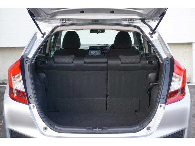 フィット １３Ｇ・Ｆパッケージ　ワンオーナー・純正ナビ（フルセグ）・コンフォートビューパッケージ・電動格納ミラー＋プライバシーガラス・オートリトラミラー・スーパーＵＶカットフロントドアガラス・プラズマクラスター（28枚目）