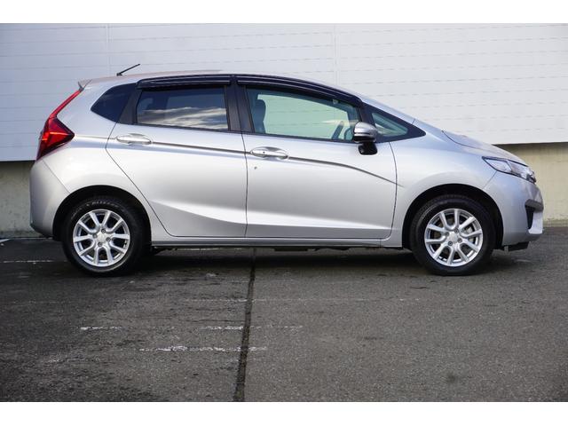 フィット １３Ｇ・Ｆパッケージ　ワンオーナー・純正ナビ（フルセグ）・コンフォートビューパッケージ・電動格納ミラー＋プライバシーガラス・オートリトラミラー・スーパーＵＶカットフロントドアガラス・プラズマクラスター（46枚目）