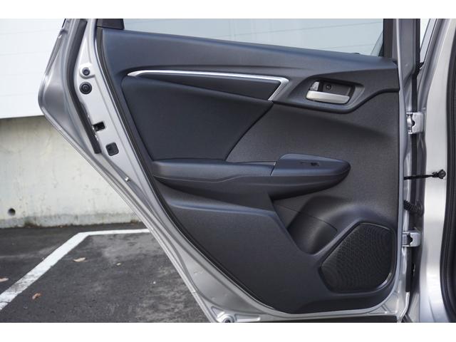 フィット １３Ｇ・Ｆパッケージ　ワンオーナー・純正ナビ（フルセグ）・コンフォートビューパッケージ・電動格納ミラー＋プライバシーガラス・オートリトラミラー・スーパーＵＶカットフロントドアガラス・プラズマクラスター（55枚目）