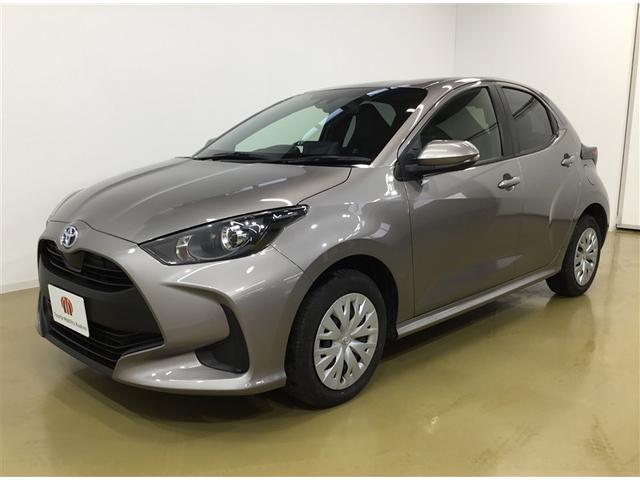 ヤリス ハイブリッドＸ　４ＷＤ　純正ディスプレイオーディオ　バックカメラ　ＵＳＢポート　レーダークルーズコントロール　スマートキー　ＴＳＳ　ＥＴＣ車載器　衝突安全ブレーキ（2枚目）