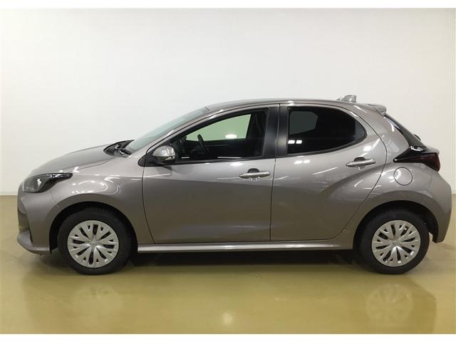 ヤリス ハイブリッドＸ　４ＷＤ　純正ディスプレイオーディオ　バックカメラ　ＵＳＢポート　レーダークルーズコントロール　スマートキー　ＴＳＳ　ＥＴＣ車載器　衝突安全ブレーキ（3枚目）