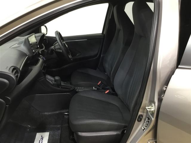 ヤリス ハイブリッドＸ　４ＷＤ　純正ディスプレイオーディオ　バックカメラ　ＵＳＢポート　レーダークルーズコントロール　スマートキー　ＴＳＳ　ＥＴＣ車載器　衝突安全ブレーキ（10枚目）