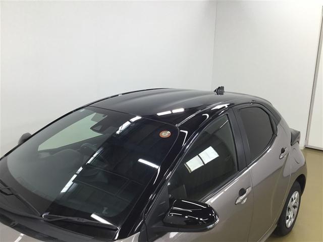 ヤリス X 4WD ディスプレイオーディオ バックカメラ スマートキー レーダークルーズコントロール TSS USBポート オートマチックハイビーム ベンチシート(4枚目)