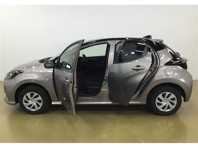 ヤリス X 4WD ディスプレイオーディオ バックカメラ スマートキー レーダークルーズコントロール TSS USBポート オートマチックハイビーム ベンチシート(7枚目)