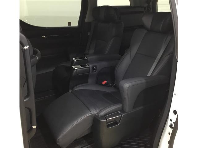 アルファード ２．５Ｓ　４ＷＤ　７人乗り　夏タイヤ積込　リモコンエンジンスターター　フリップダウンモニター　純正ナビ　バックガイドモニター　シートヒーターシートクーラー　ドライブレコーダー　ＣＤＤＶＤ再生　パワーシート（12枚目）