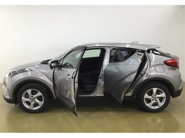 Ｃ－ＨＲ Ｓ－Ｔ　４ＷＤ　ワンオーナー　レーダークルーズコントロール　リモコンエンジンスターター　オートマチックハイビーム　スペアタイヤ　ＣＤチューナー　電動パーキングブレーキ　ＴＳＳ（6枚目）