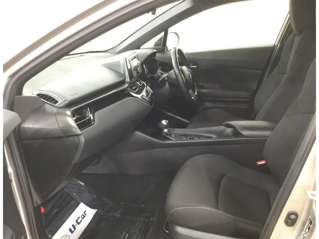 Ｃ－ＨＲ Ｓ－Ｔ　４ＷＤ　ワンオーナー　レーダークルーズコントロール　リモコンエンジンスターター　オートマチックハイビーム　スペアタイヤ　ＣＤチューナー　電動パーキングブレーキ　ＴＳＳ（9枚目）