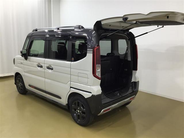 スペーシアギア ハイブリッドＸＺ　４ＷＤ　届出済未使用車　リモコンエンジンスターター　両側電動スライドドア　ステアリングヒーター　新品スタットレスタイヤ積込　ＬＥＤライト　シートヒーター　ヘッドアップディスプレイ　スマートキー（7枚目）