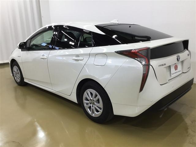 プリウス Ｓセーフティプラス　４ＷＤ　純正ナビ　バックガイドモニター　ドライブレコーダー　リモコンエンジンスターター　ＥＴＣ車載器　デジタルインナーミラー　ステアリングヒーター　ＬＥＤライト　サングラスホルダー　ＣＤＤＶＤ再生（4枚目）