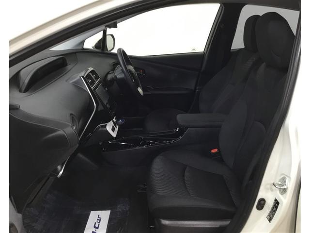 プリウス Ｓセーフティプラス　４ＷＤ　純正ナビ　バックガイドモニター　ドライブレコーダー　リモコンエンジンスターター　ＥＴＣ車載器　デジタルインナーミラー　ステアリングヒーター　ＬＥＤライト　サングラスホルダー　ＣＤＤＶＤ再生（9枚目）