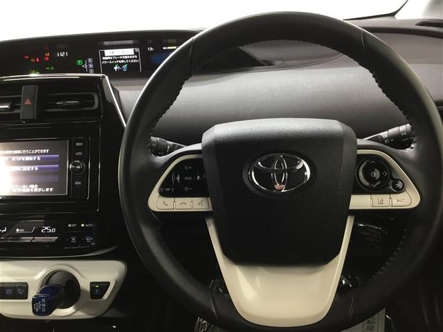 プリウス Ｓセーフティプラス　４ＷＤ　純正ナビ　バックガイドモニター　ドライブレコーダー　リモコンエンジンスターター　ＥＴＣ車載器　デジタルインナーミラー　ステアリングヒーター　ＬＥＤライト　サングラスホルダー　ＣＤＤＶＤ再生（16枚目）