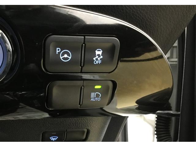 プリウス Ｓセーフティプラス　４ＷＤ　純正ナビ　バックガイドモニター　ドライブレコーダー　リモコンエンジンスターター　ＥＴＣ車載器　デジタルインナーミラー　ステアリングヒーター　ＬＥＤライト　サングラスホルダー　ＣＤＤＶＤ再生（26枚目）