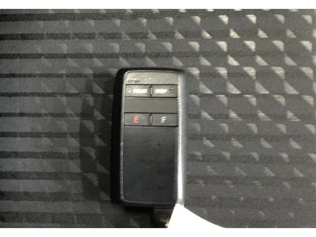 プリウス Ｓセーフティプラス　４ＷＤ　純正ナビ　バックガイドモニター　ドライブレコーダー　リモコンエンジンスターター　ＥＴＣ車載器　デジタルインナーミラー　ステアリングヒーター　ＬＥＤライト　サングラスホルダー　ＣＤＤＶＤ再生（33枚目）