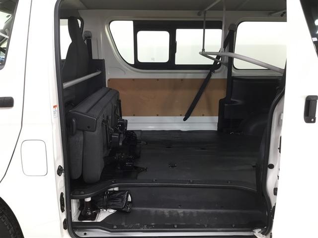 ハイエースバン DX 4WD 4枚ドア ディーゼル 6人乗り 純正ナビ バックカメラ 夏タイヤ積込 キーレスエントリー LEDライト トヨタセーフティセンス オートマチックハイビーム(12枚目)
