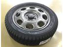 １６５／６０Ｒ１５新品スタットレスタイヤを積込しています