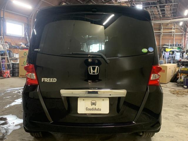 フリード G ジャストセレクション 4WD 社外オーディオ ミュージックプレイヤー接続 ETC 純正エンジンスターター 夏冬タイヤ付き 片側電動スライドドア 74800キロ(6枚目)