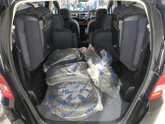 フリード G ジャストセレクション 4WD 社外オーディオ ミュージックプレイヤー接続 ETC 純正エンジンスターター 夏冬タイヤ付き 片側電動スライドドア 74800キロ(8枚目)