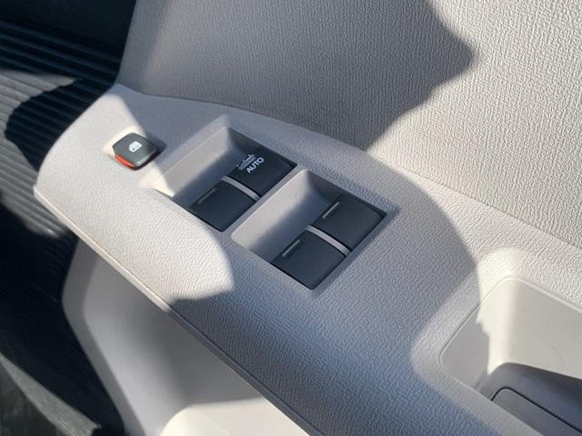 フリード G ジャストセレクション 4WD 社外オーディオ ミュージックプレイヤー接続 ETC 純正エンジンスターター 夏冬タイヤ付き 片側電動スライドドア 74800キロ(13枚目)