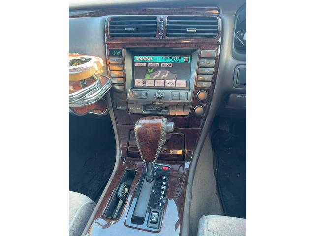 シーマ ３０ＬＶ　コンビハンドル　エアロ　車高調　屋根付き（13枚目）