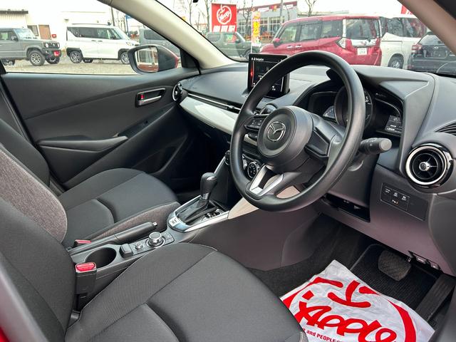 ＭＡＺＤＡ２ １５　ＢＤ　４ＷＤ／走行距離２０００キロ／衝突被害軽減ブレーキ／ブラインドスポットモニタリング／ＡＴ誤発進抑制制御／車線逸脱警報／マツダコネクト／ＬＥＤヘッドライト／アドバンストキー／プッシュスタート／車検整備付（11枚目）