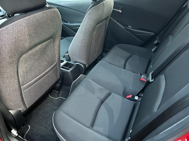 ＭＡＺＤＡ２ １５　ＢＤ　４ＷＤ／走行距離２０００キロ／衝突被害軽減ブレーキ／ブラインドスポットモニタリング／ＡＴ誤発進抑制制御／車線逸脱警報／マツダコネクト／ＬＥＤヘッドライト／アドバンストキー／プッシュスタート／車検整備付（38枚目）