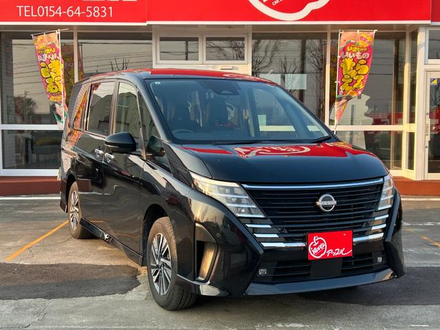 セレナ ハイウェイスターV 4WD/メーカー純正コネクトナビ/アラウンドビューモニター/ドラレコ/ワイヤレス充電/ETC/デジタルインナー/プロパイロット/両側パワスラ/シートヒーター/ステアヒーター/エマージェンシーブレーキ(2枚目)