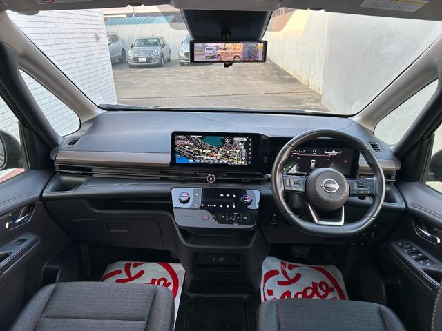 セレナ ハイウェイスターV 4WD/メーカー純正コネクトナビ/アラウンドビューモニター/ドラレコ/ワイヤレス充電/ETC/デジタルインナー/プロパイロット/両側パワスラ/シートヒーター/ステアヒーター/エマージェンシーブレーキ(3枚目)