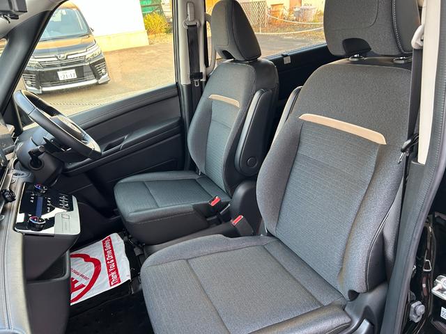 セレナ ハイウェイスターV 4WD/メーカー純正コネクトナビ/アラウンドビューモニター/ドラレコ/ワイヤレス充電/ETC/デジタルインナー/プロパイロット/両側パワスラ/シートヒーター/ステアヒーター/エマージェンシーブレーキ(13枚目)