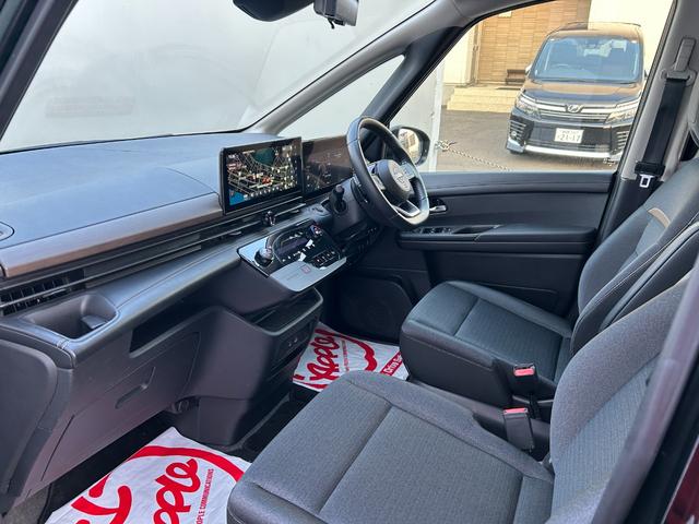 セレナ ハイウェイスターV 4WD/メーカー純正コネクトナビ/アラウンドビューモニター/ドラレコ/ワイヤレス充電/ETC/デジタルインナー/プロパイロット/両側パワスラ/シートヒーター/ステアヒーター/エマージェンシーブレーキ(50枚目)