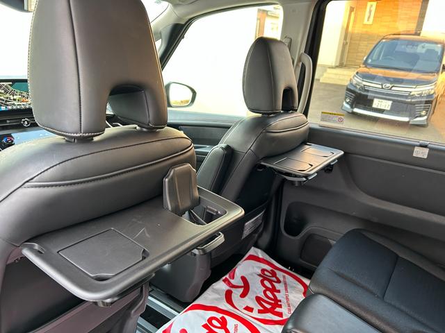 セレナ ハイウェイスターV 4WD/メーカー純正コネクトナビ/アラウンドビューモニター/ドラレコ/ワイヤレス充電/ETC/デジタルインナー/プロパイロット/両側パワスラ/シートヒーター/ステアヒーター/エマージェンシーブレーキ(52枚目)