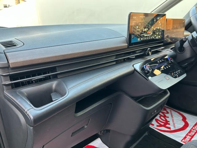 セレナ ハイウェイスターV 4WD/メーカー純正コネクトナビ/アラウンドビューモニター/ドラレコ/ワイヤレス充電/ETC/デジタルインナー/プロパイロット/両側パワスラ/シートヒーター/ステアヒーター/エマージェンシーブレーキ(55枚目)