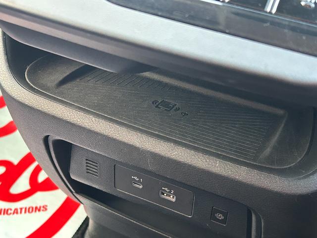 セレナ ハイウェイスターV 4WD/純正コネクトナビTV/アラウンドビューモニター/ドラレコ/ETC2.0/ワイヤレス充電/デジタルインナー/プロパイロット/両側パワスラ/シートヒーター/ステアヒーター/エマージェンシーブレーキ(10枚目)