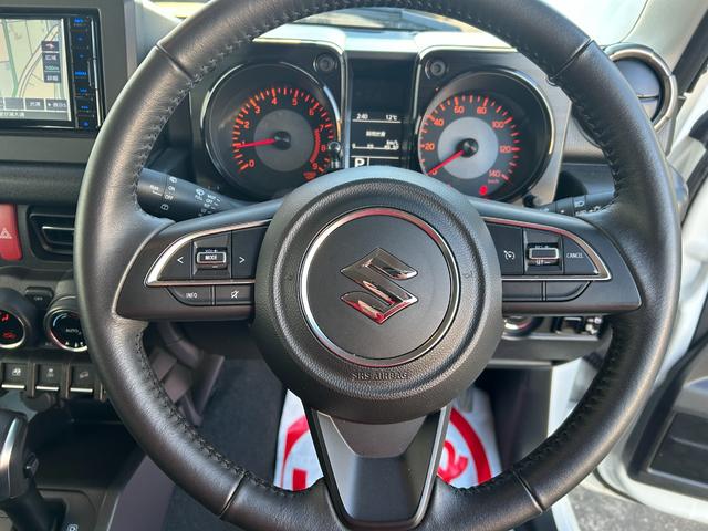 ジムニー ＸＣ　オートマ／ケンウッドナビ／バックカメラ／ドラレコ／ＥＴＣ／セーフティサポート／クルコン／ＬＥＤヘッドライト／ハイビームアシスト／シートヒーター／スマートキー／プッシュスタート／純正１６インチアルミ（7枚目）