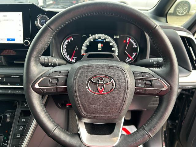 ヴォクシー S-Z 4WD/純正ナビ/パノラミックビューモニター/アドバンストパーク/パワーバックドア/両側パワースライドドア/ステアリングヒーター/前席2列目シートヒーター/ドラレコ/ETC/USB/LED/寒冷地仕様(6枚目)