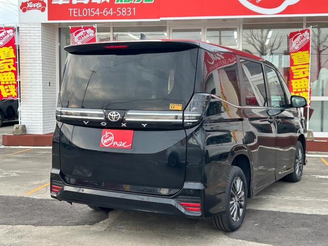 ヴォクシー S-Z 4WD/純正ナビ/パノラミックビューモニター/アドバンストパーク/パワーバックドア/両側パワースライドドア/ステアリングヒーター/前席2列目シートヒーター/ドラレコ/ETC/USB/LED/寒冷地仕様(16枚目)