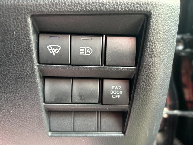 ヴォクシー S-Z 4WD/純正ナビ/パノラミックビューモニター/アドバンストパーク/パワーバックドア/両側パワースライドドア/ステアリングヒーター/前席2列目シートヒーター/ドラレコ/ETC/USB/LED/寒冷地仕様(32枚目)