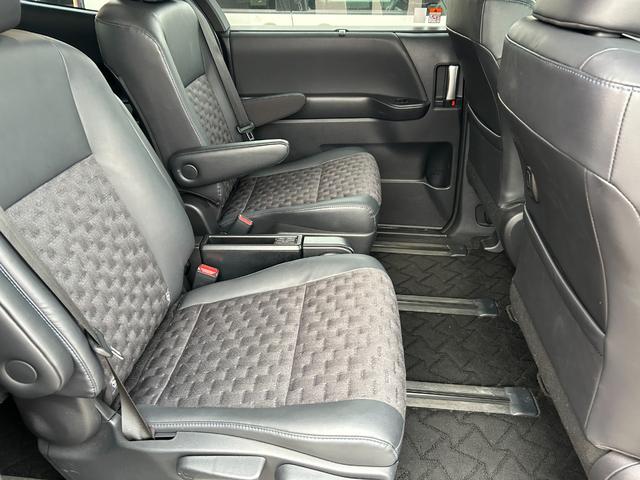 ヴォクシー S-Z 4WD/純正ナビ/パノラミックビューモニター/アドバンストパーク/パワーバックドア/両側パワースライドドア/ステアリングヒーター/前席2列目シートヒーター/ドラレコ/ETC/USB/LED/寒冷地仕様(35枚目)