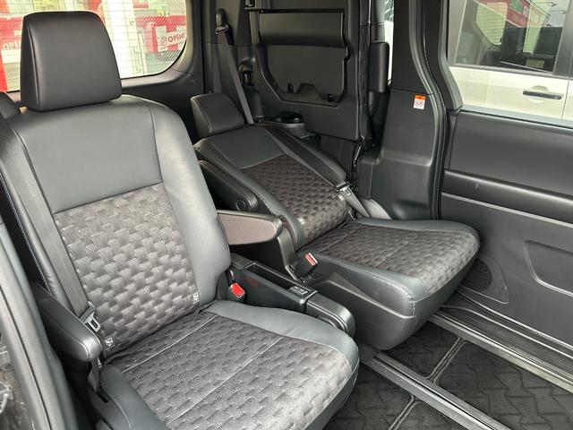 ヴォクシー S-Z 4WD/純正ナビ/パノラミックビューモニター/アドバンストパーク/パワーバックドア/両側パワースライドドア/ステアリングヒーター/前席2列目シートヒーター/ドラレコ/ETC/USB/LED/寒冷地仕様(36枚目)