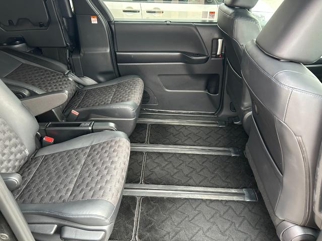 ヴォクシー S-Z 4WD/純正ナビ/パノラミックビューモニター/アドバンストパーク/パワーバックドア/両側パワースライドドア/ステアリングヒーター/前席2列目シートヒーター/ドラレコ/ETC/USB/LED/寒冷地仕様(37枚目)