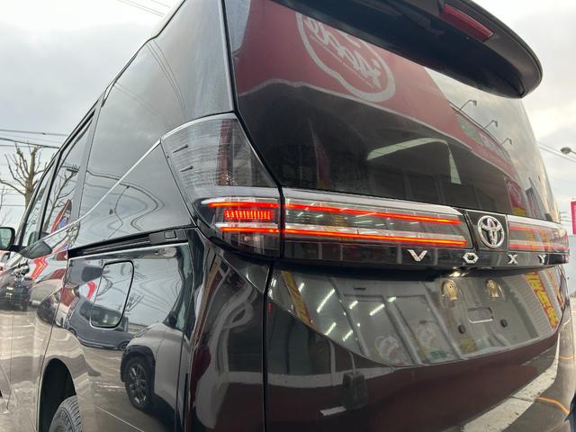 ヴォクシー S-Z 4WD/純正ナビ/パノラミックビューモニター/アドバンストパーク/パワーバックドア/両側パワースライドドア/ステアリングヒーター/前席2列目シートヒーター/ドラレコ/ETC/USB/LED/寒冷地仕様(50枚目)