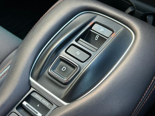 ＺＲ－Ｖ ｅ：ＨＥＶ　Ｘ　ハイブリッド４ＷＤ／純正ナビ／フルセグＴＶ／バックカメラ／パワーバックドア／ホンダセンシング／アダプティブクルコン／ＬＥＤライト／オートハイビーム／シートヒーター／スマートキーシステム／純正アルミ（8枚目）