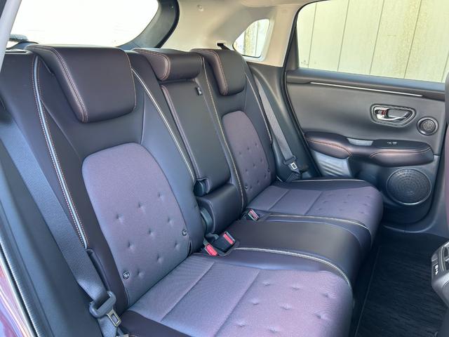 ＺＲ－Ｖ ｅ：ＨＥＶ　Ｘ　ハイブリッド４ＷＤ／純正ナビ／フルセグＴＶ／バックカメラ／パワーバックドア／ホンダセンシング／アダプティブクルコン／ＬＥＤライト／オートハイビーム／シートヒーター／スマートキーシステム／純正アルミ（12枚目）